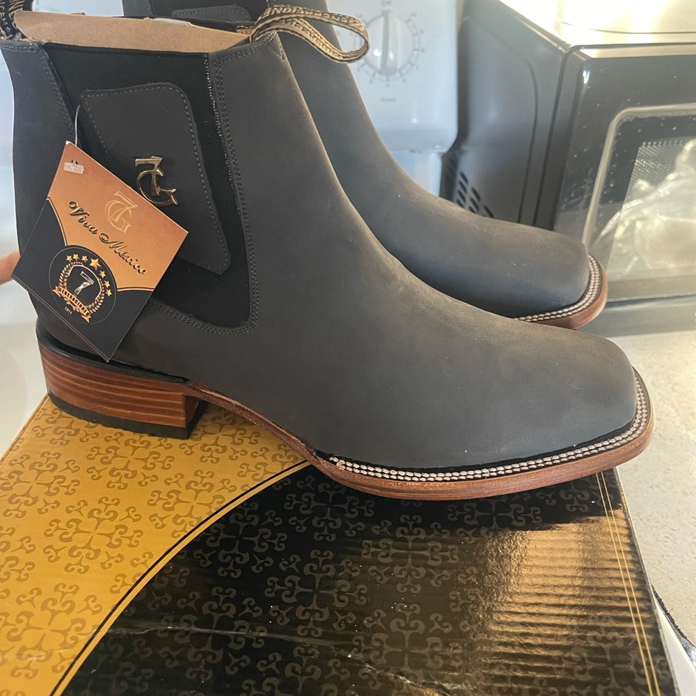 Men's Black Chelsea Boots